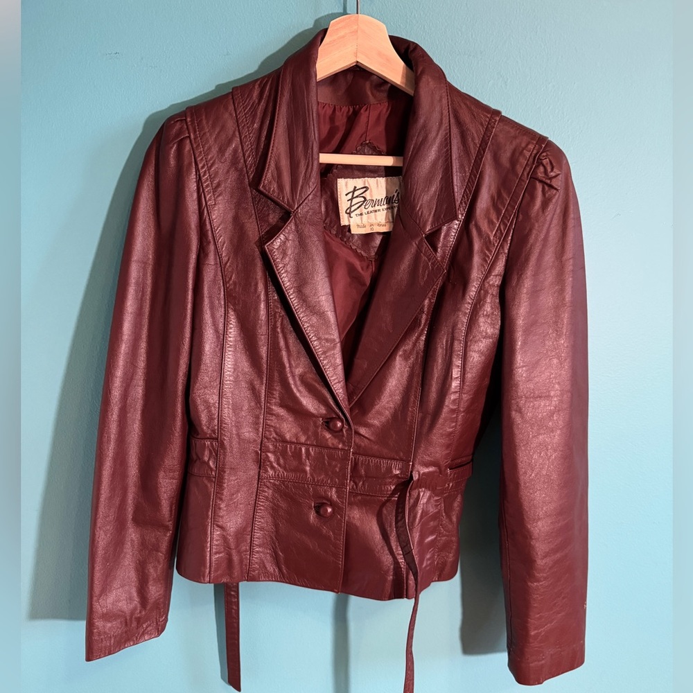 Vintage Women's Burgundy Leather Jacket